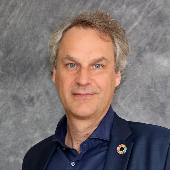 Holmberg_John_q.jpg 