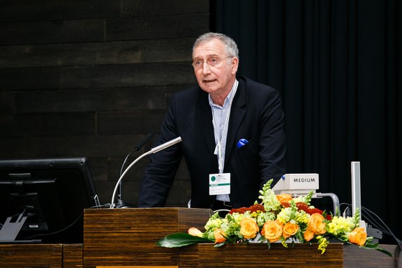 Last but not least, Jürgen M. Pelikan, Director of the WHO-CC-HPH and chair of the Scientific Committee warmly greets the participants. 