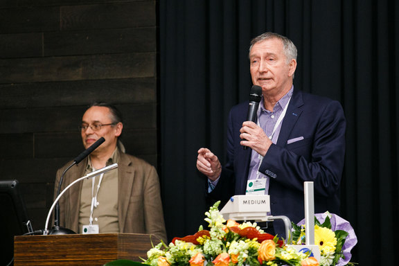 Jürgen Pelikan in the conference closing. 