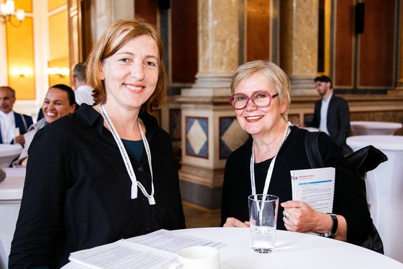 Viennese participants Gabriele Diewald and Cornelia Schneider 